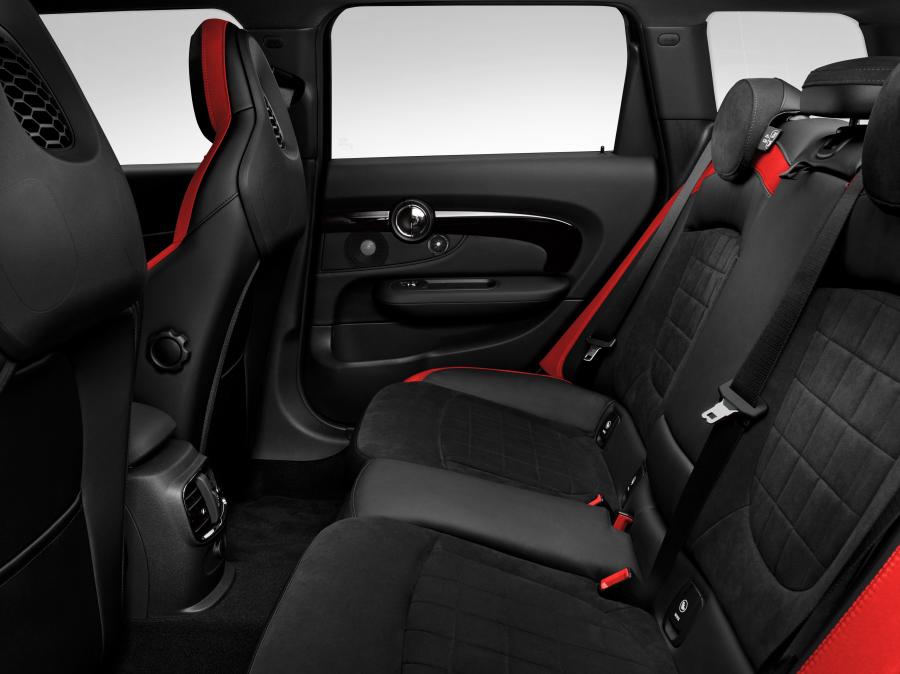 Интерьер Mini John Cooper Works Clubman 2016 года  (WW) (фото 36 из 102)